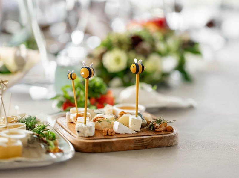 Set 8 stuzzicadenti riutilizzabili a forma di ape per aperitivo